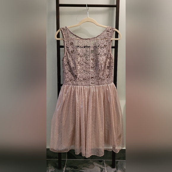 City Triangles cocktail dress - Picture 1 of 5